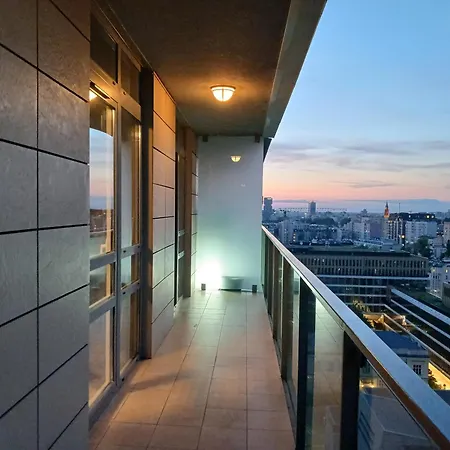 Warsaw's Manhattan Grand