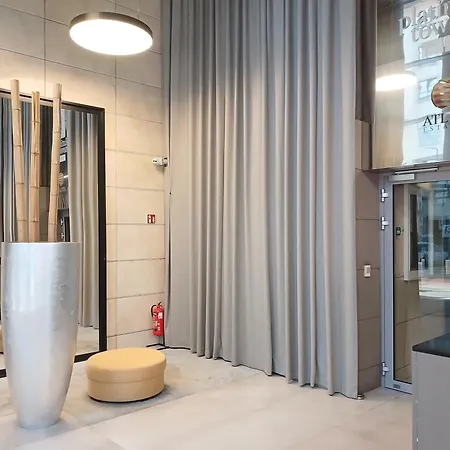 Warsaw's Manhattan Grand Apartment *